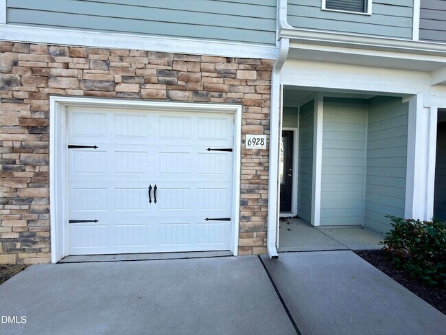 Foto del edificio - 6928 Outfall Point Ln