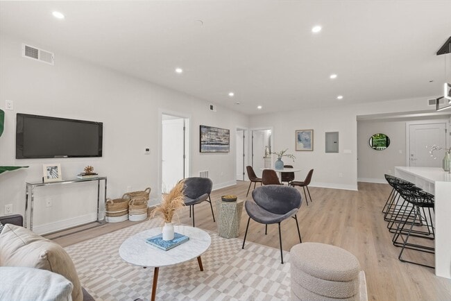 Foto del edificio - 260 Elm St