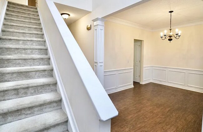 Foto del edificio - 526 Laurel Meadows Pkwy