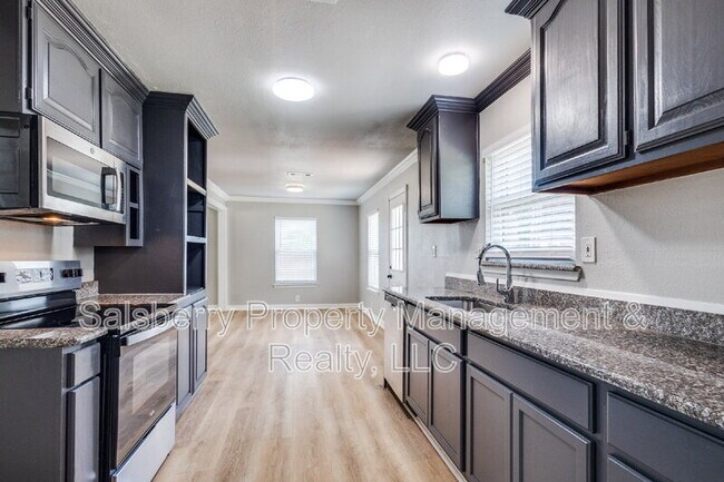 Foto del edificio - 305 S Walnut St