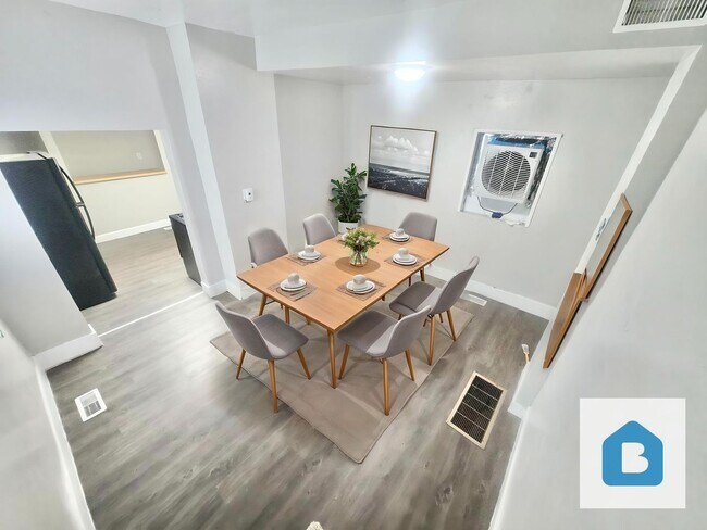 Building Photo - Charming 2-Story Home Near Riverwalk & I-25