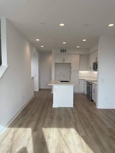 kitchen - 2560 Valentina Way
