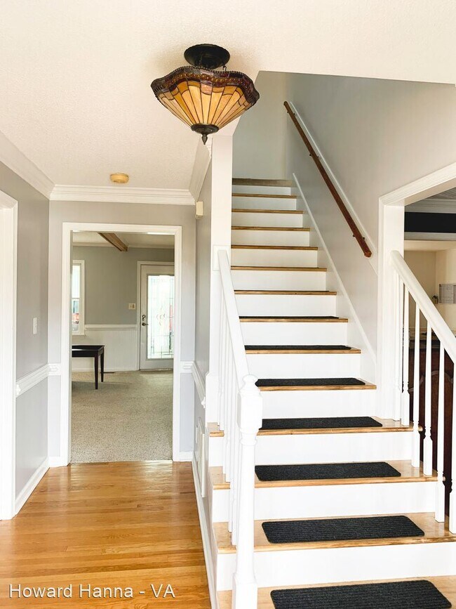 Foto del edificio - 4 br, 3 bath House - 201 Country Club Blvd.