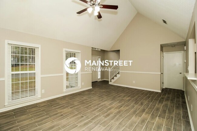 Building Photo - 3 Bedroom Pet-Friendly Home in Douglasville, GA with Main Street Renewal