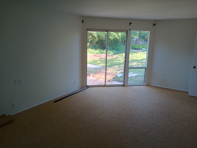 Large master bedroom with large closet - 606 Calle Palo Colorado