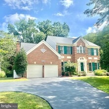 Building Photo - 12505 Woodsong Ln