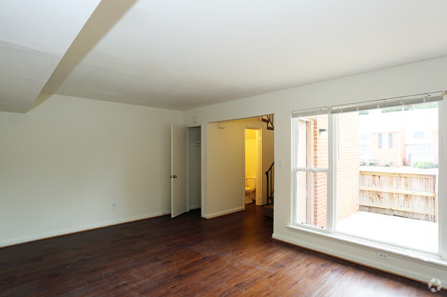 Townhome Living Room - Cedarfield at Churchland Apartments