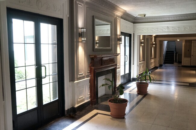 Foto del edificio - 5120 Harper S Ave