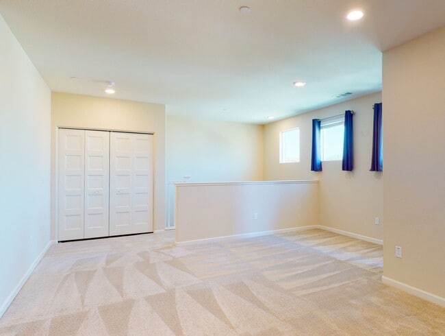 Building Photo - 1035 Giacomo Ln