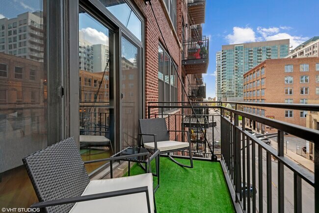 Foto del edificio - 375 W Erie St