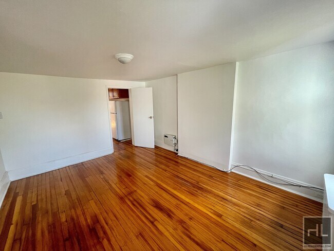 Building Photo - 181 ST MARKS AVENUE 4