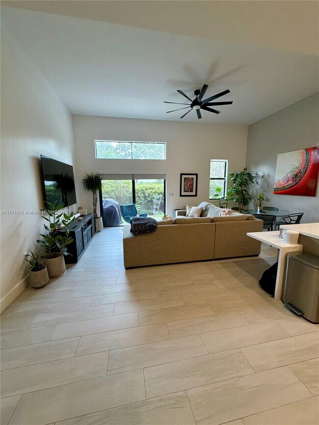 Foto del edificio - 913 NW 45th Ter