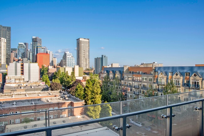 Building Photo - 210 Wall St