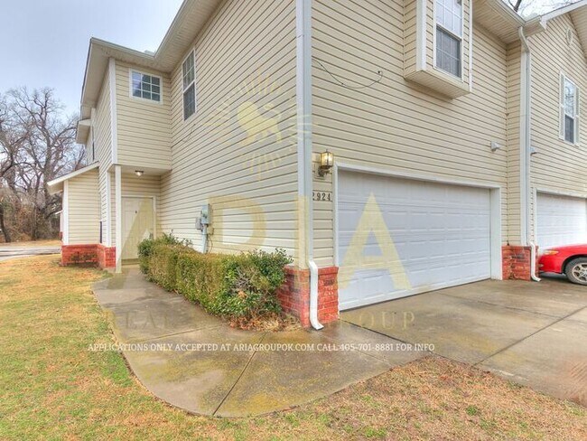 Foto del edificio - Amazing 3 Bed/ 2.5 Bath/ 2 Car Garage Cond...