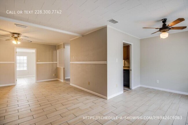 Foto del edificio - 4802 Bel Meade Cir