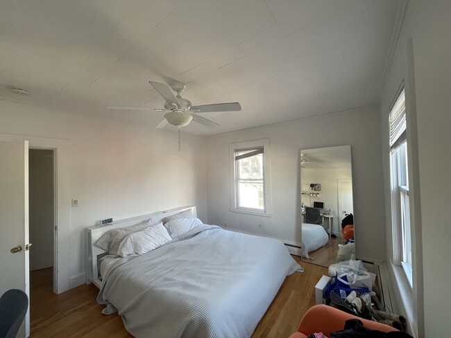 Building Photo - 17 Holworthy Pl