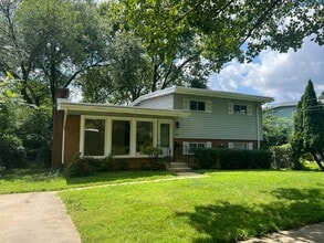 Building Photo - 507 Castleford St