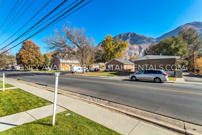 Building Photo - 611 N 700 E