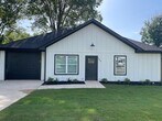 Foto principal - Beautiful New Construction Home in Whiteho...