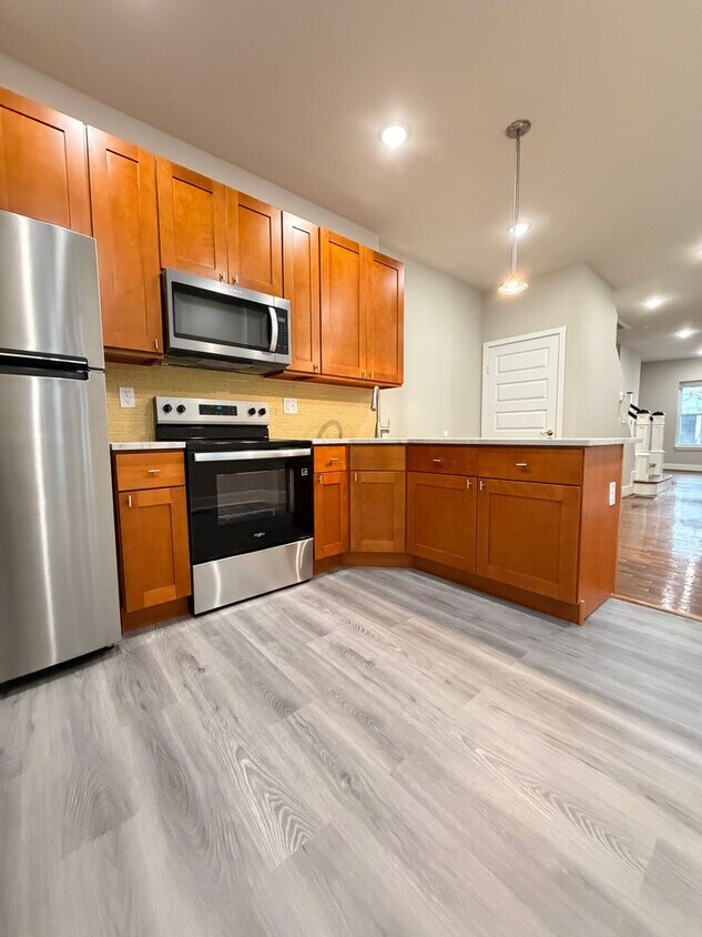 ??? NEWLY RENOVATED 3 BEDROOMS & 2.5 BATH HOUSE LOCATED IN HADDINGTON - ??? NEWLY RENOVATED 3 BEDROOMS & 2.5 BATH HOUSE LOCATED IN HADDINGTON