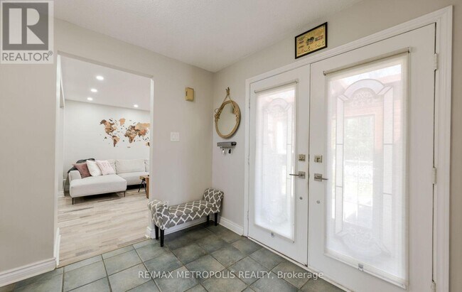 Photo du bâtiment - 6524 Snow Goose Ln