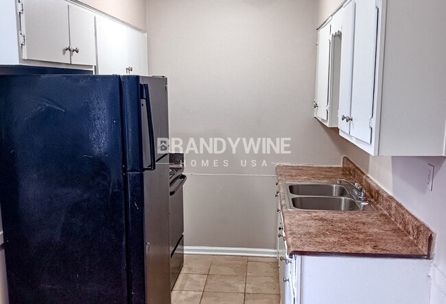 Building Photo - 4534 Valley Stream Dr