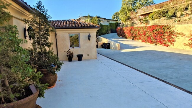 Building Photo - 4430 Rosebank Dr