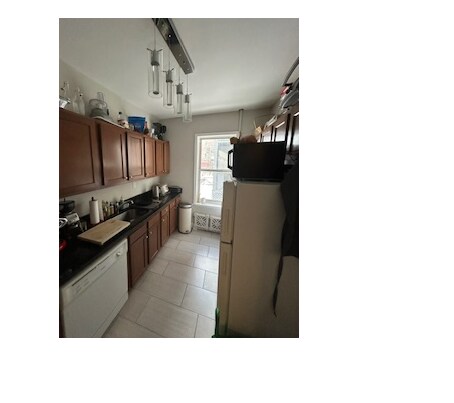 Foto del edificio - 8 Farrington Ave