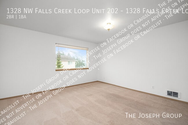 Foto del edificio - 1328 NW Falls Creek Loop
