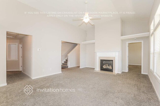 Building Photo - 1142 Balvaird Dr SE