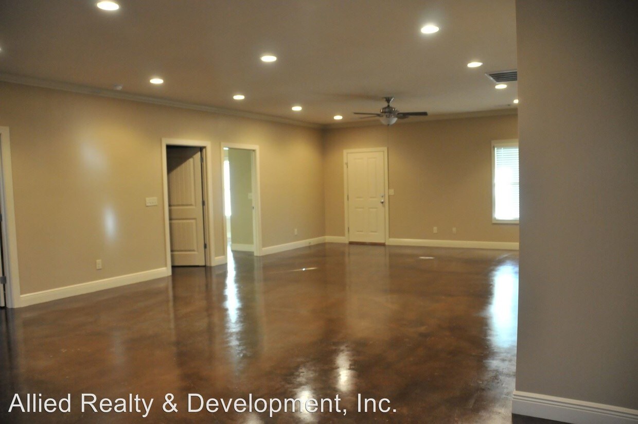 Building Photo - 515 Wesley Pl