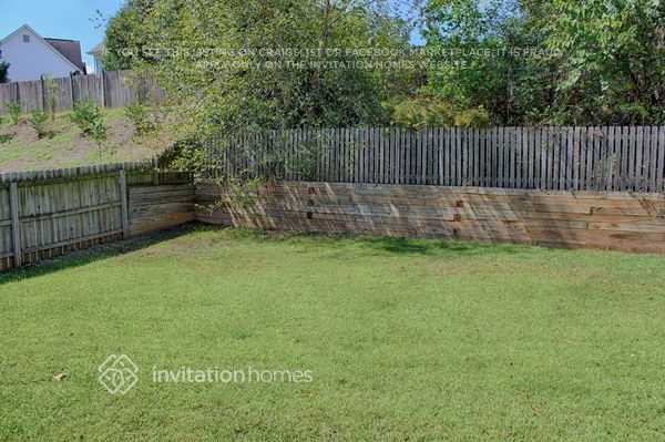 Foto del edificio - 122 Carl Barrett Dr