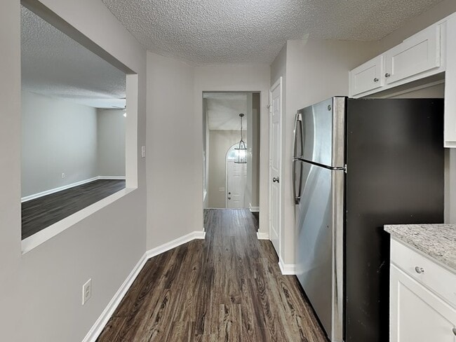 Building Photo - 424 Ivy Crest Dr