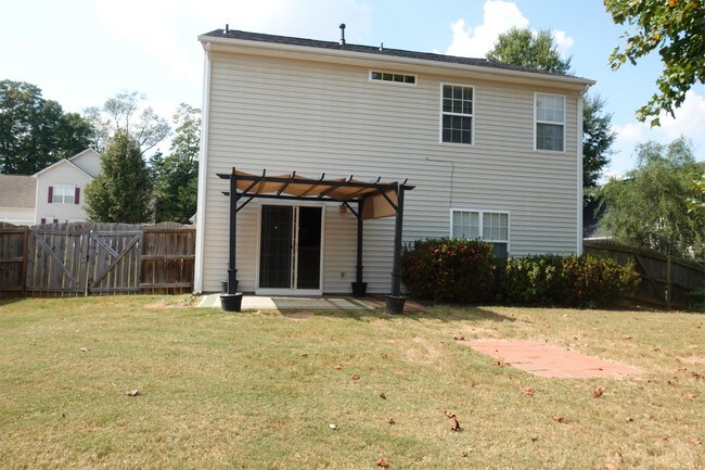 Building Photo - 318 Stillwater Ct
