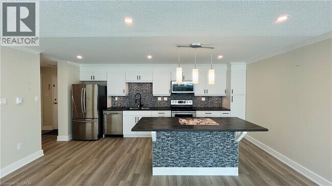 Building Photo - 45 Pond Mills Rd