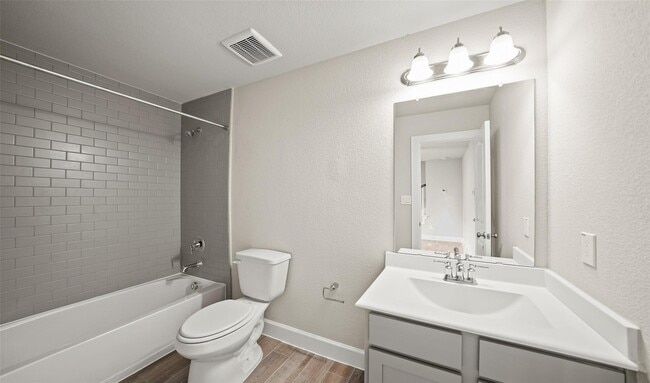 Foto del edificio - 2025 Millbridge Spring Ln