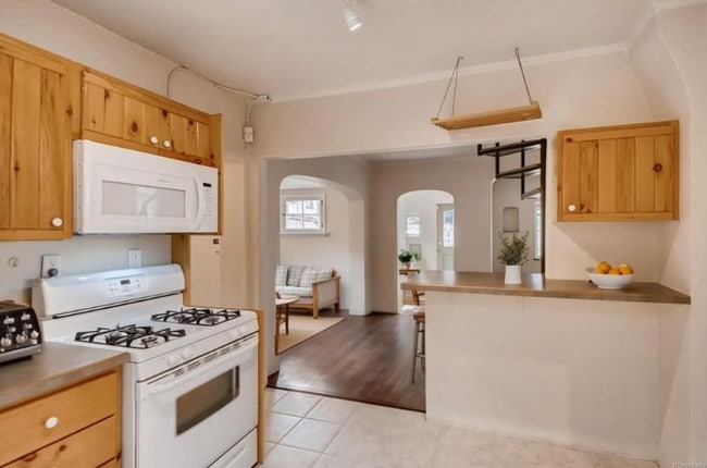 Building Photo - 3825 E 2nd Ave