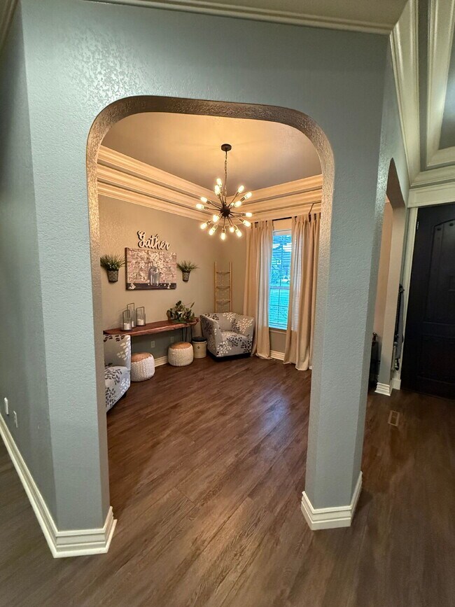 Foto del edificio - Pre-leasing for September - 5BR with all of the extras!