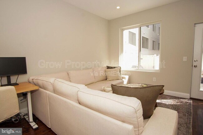 Foto del edificio - 1616 Cambridge St