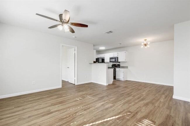 Building Photo - 12302 Dellrey Dr