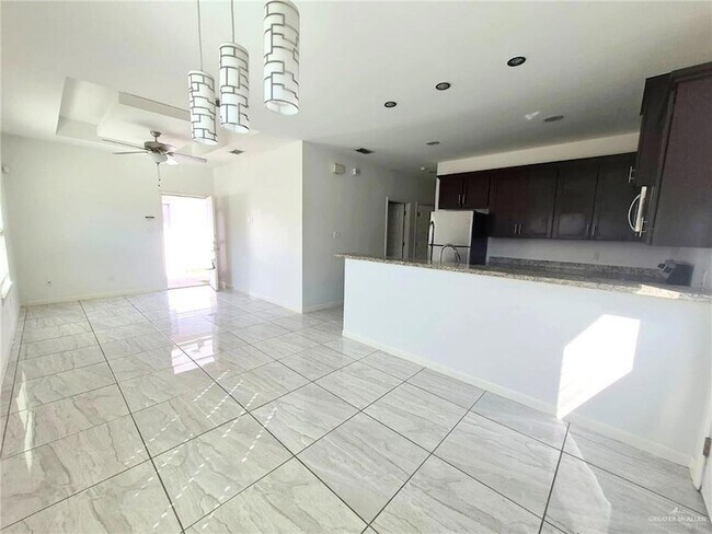 Foto del edificio - 1713 W Garrison Dr