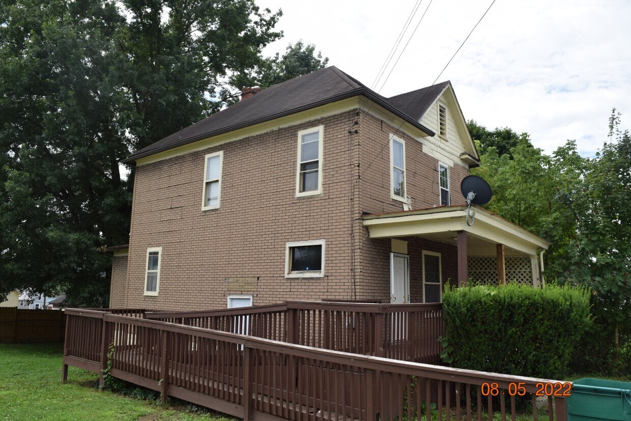 1115 N 16th St, Clarksburg, WV 26301 House Rental in Clarksburg, WV