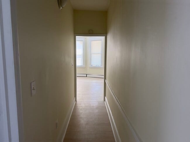 Building Photo - 673 Elm St