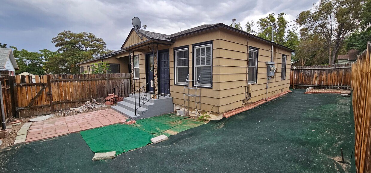 Primary Photo - 1 Bedroom 1 bath Cottage home For Rent, Ol...