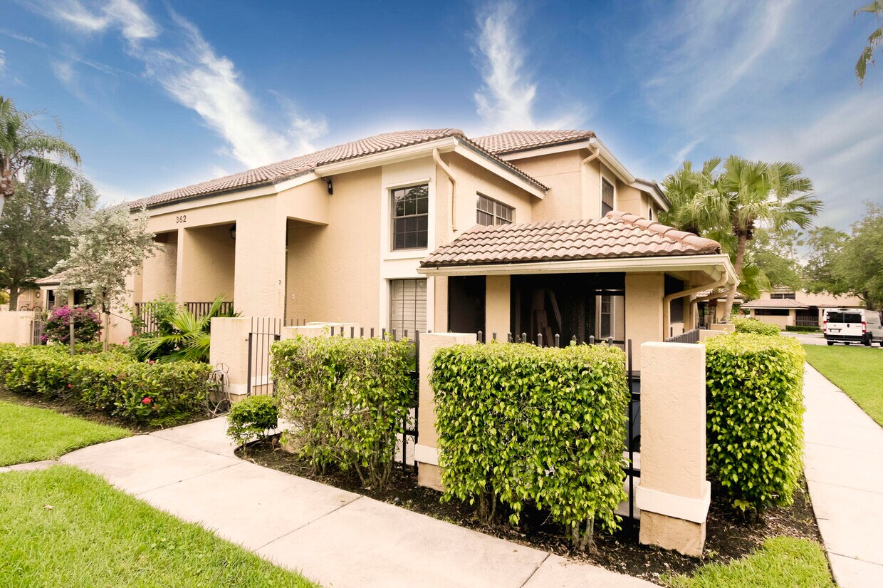 362 Prestwick Cir, Palm Beach Gardens, FL 33418 Townhome Rentals in