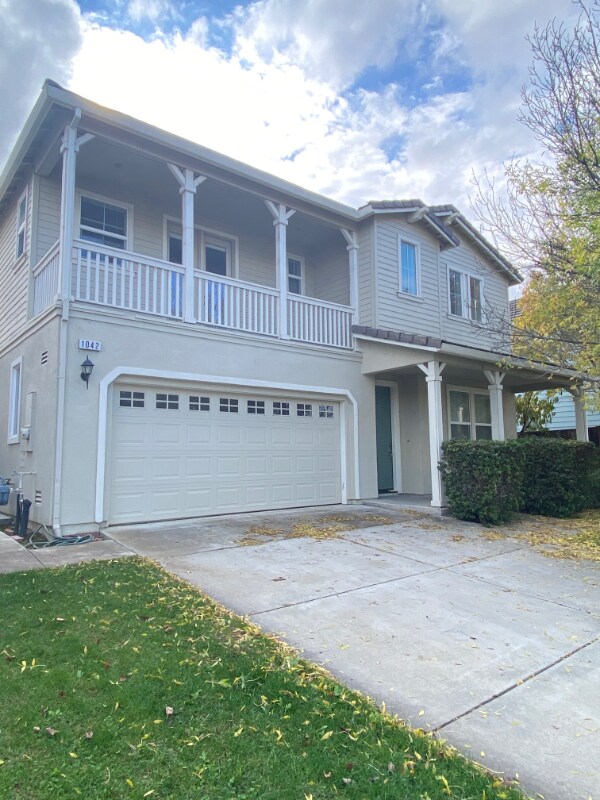 Foto del edificio - 1042 Tulloch Dr