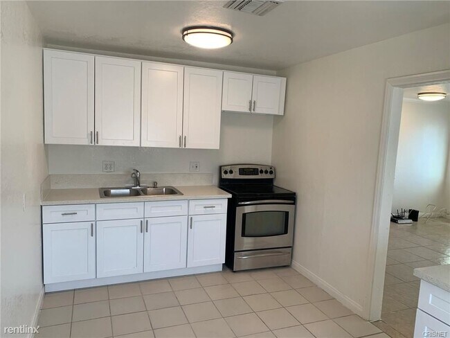 Foto del edificio - 2 br, 1 bath House - 42703 7th St E