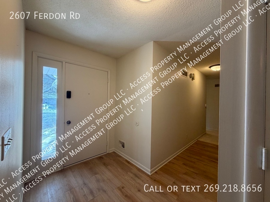 Primary Photo - 2607 Ferdon Rd