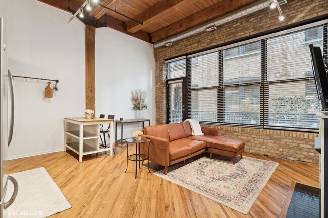 Foto del edificio - 226 N Clinton St