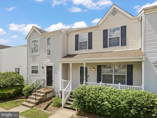 Building Photo - 303 Mayfair Pl